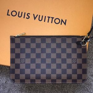 Louis Vuitton Damier Ebene Neverfull Pochette